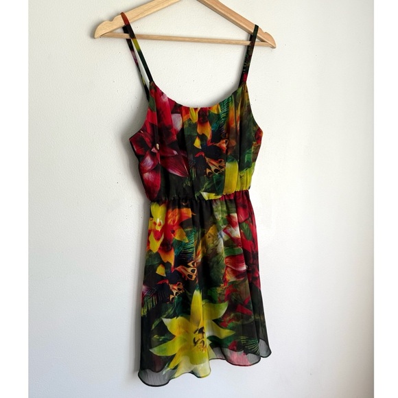 Alice + Olivia Daley Dress in Tropical Jungle Flowers - Picture 3 of 7